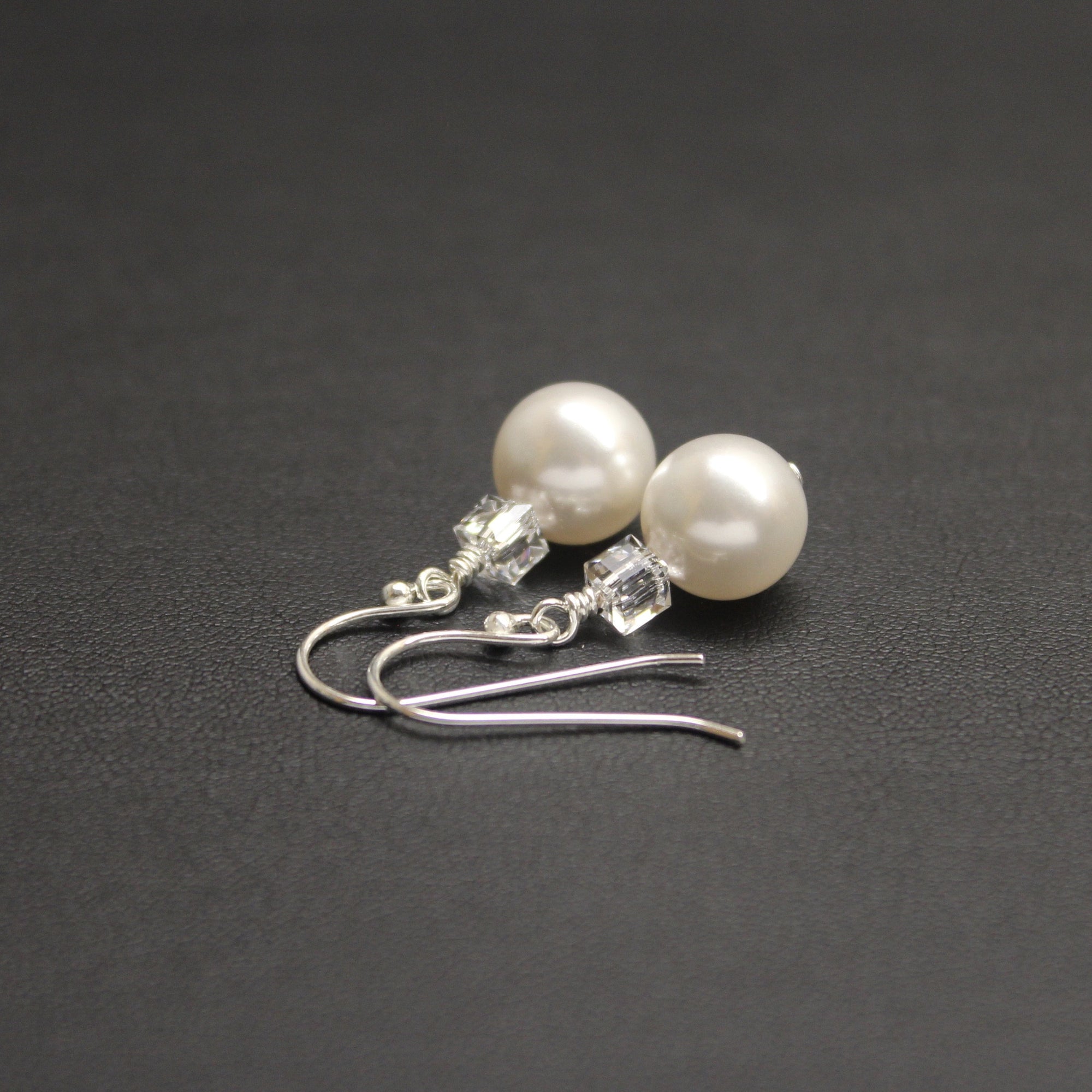 Tango Crystal Cube/Pearl Earrings (White)